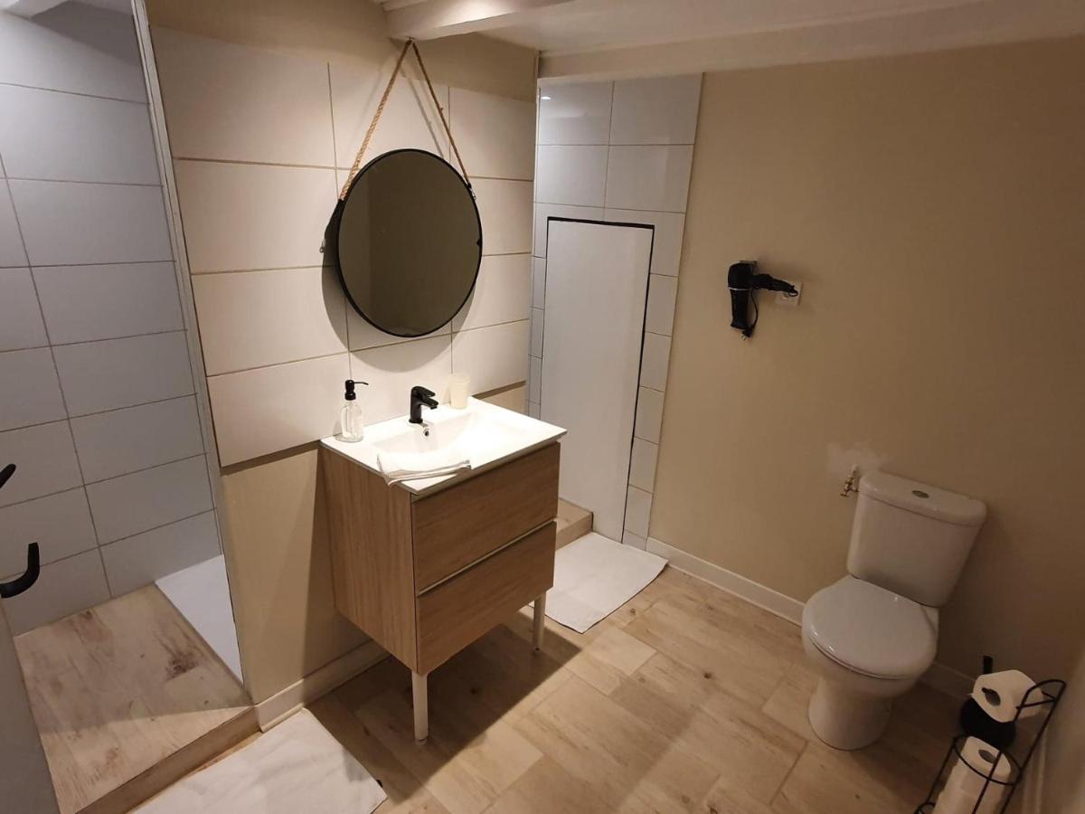 Logement Chaleureux Avec Parking Gratuit Oyre Ngoại thất bức ảnh