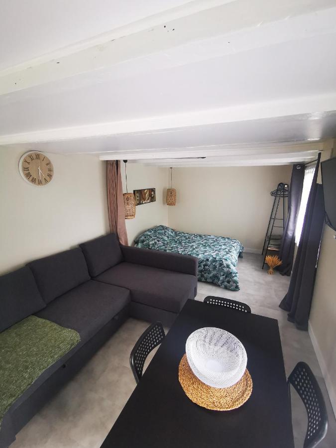 Logement Chaleureux Avec Parking Gratuit Oyre Ngoại thất bức ảnh