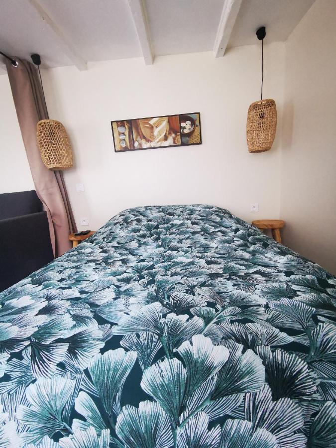 Logement Chaleureux Avec Parking Gratuit Oyre Ngoại thất bức ảnh